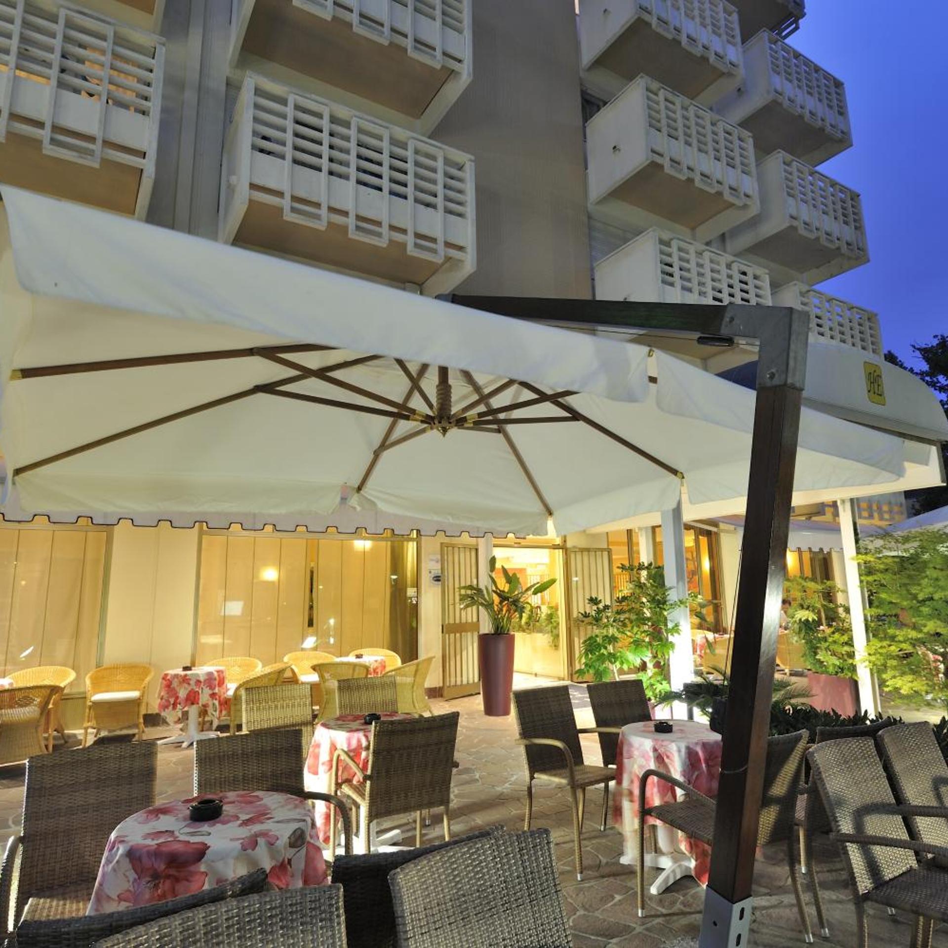 Hotel Eros 7/50