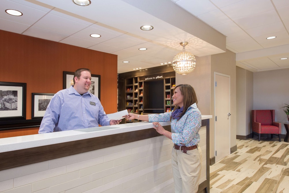 Hampton Inn and Suites Phoenix East Mesa 9/36