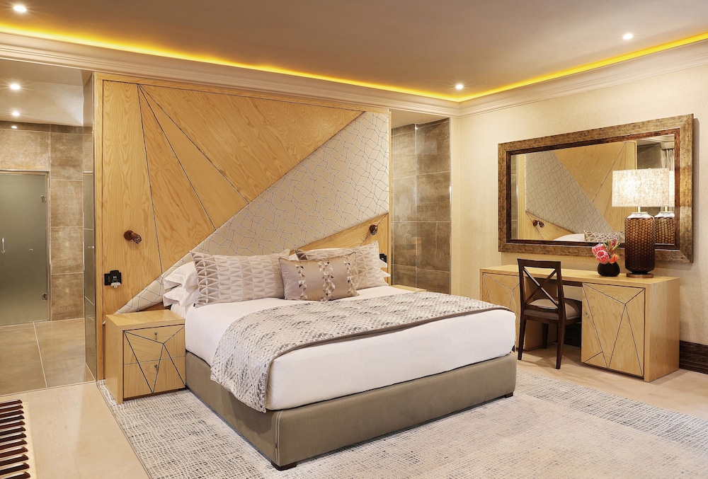 Platinum, Suite, Twin Beds, 2 King Beds