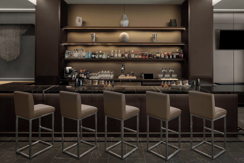 AC Hotel St. Louis Clayton 24/38