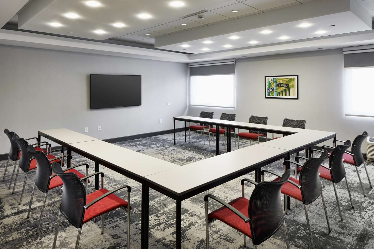 Hampton Inn Newark Airport 24/31