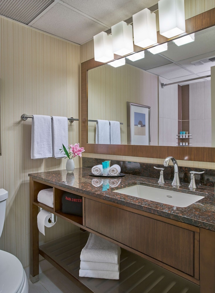 Hyatt Regency Milwaukee 58/73