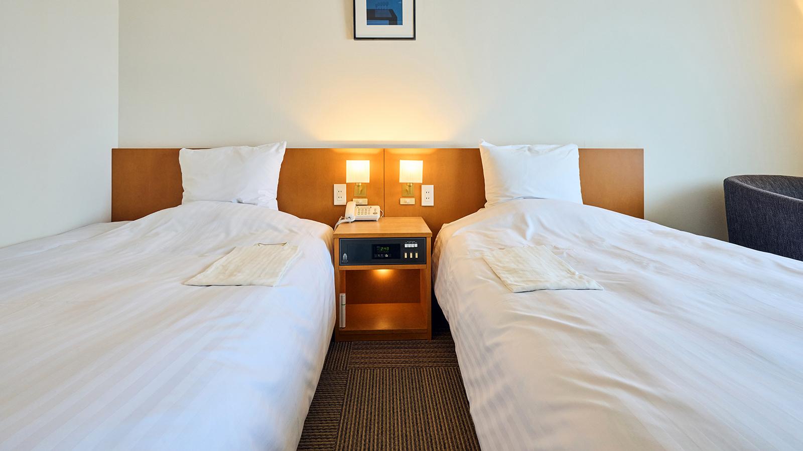 Compact, Standard, Twin Beds, Double Bed
