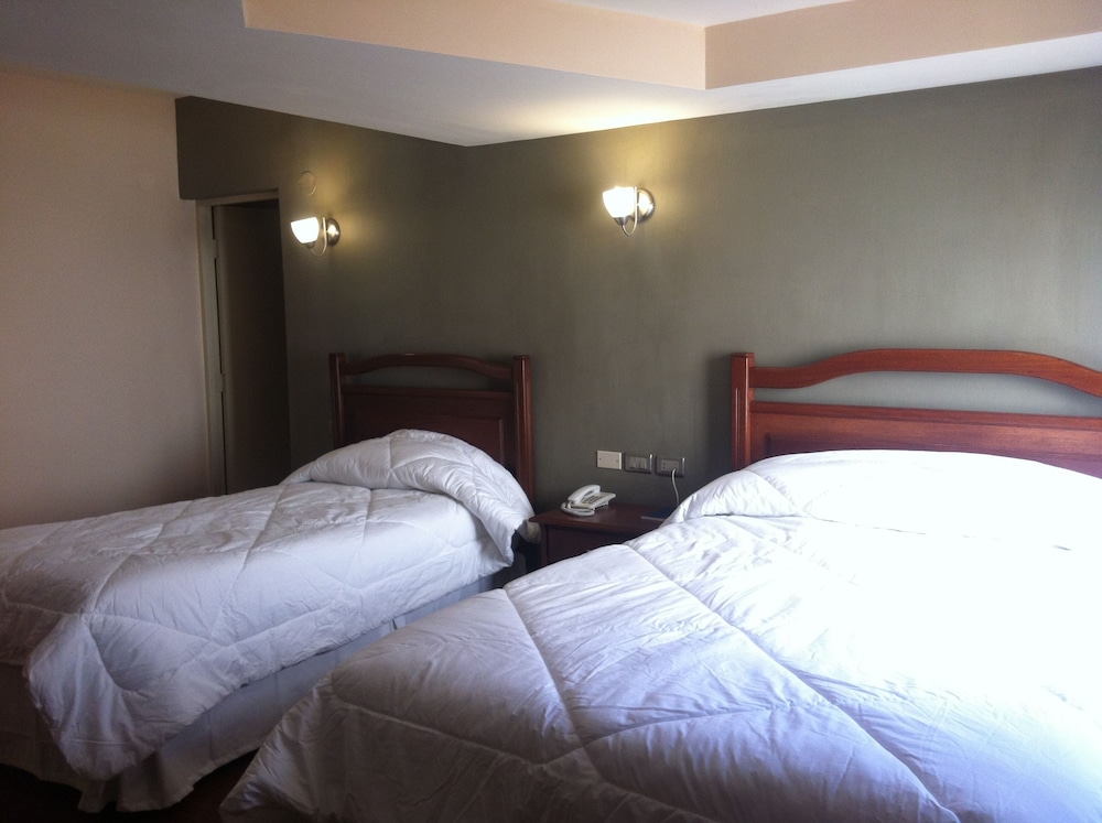 El Prado Hotel 12/36