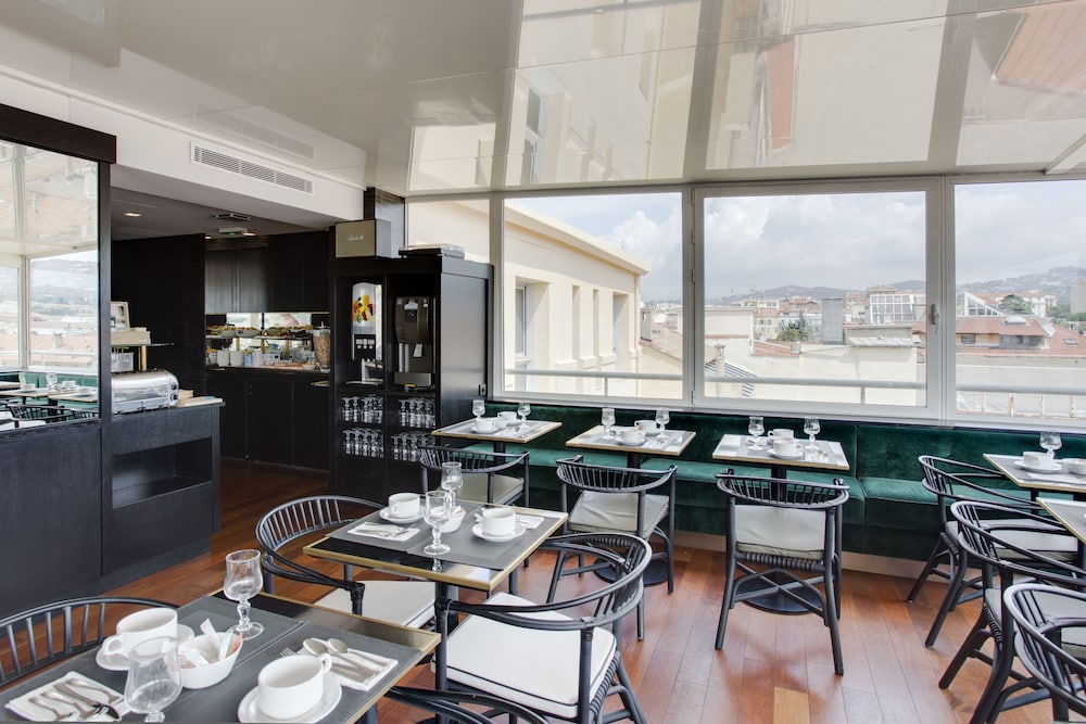 restaurant-cafeteria