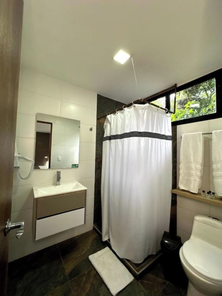 Hotel Zona Verde 40/43