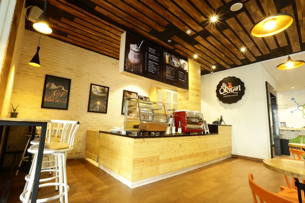 Cleo Hotel Basuki Rahmat 5/46