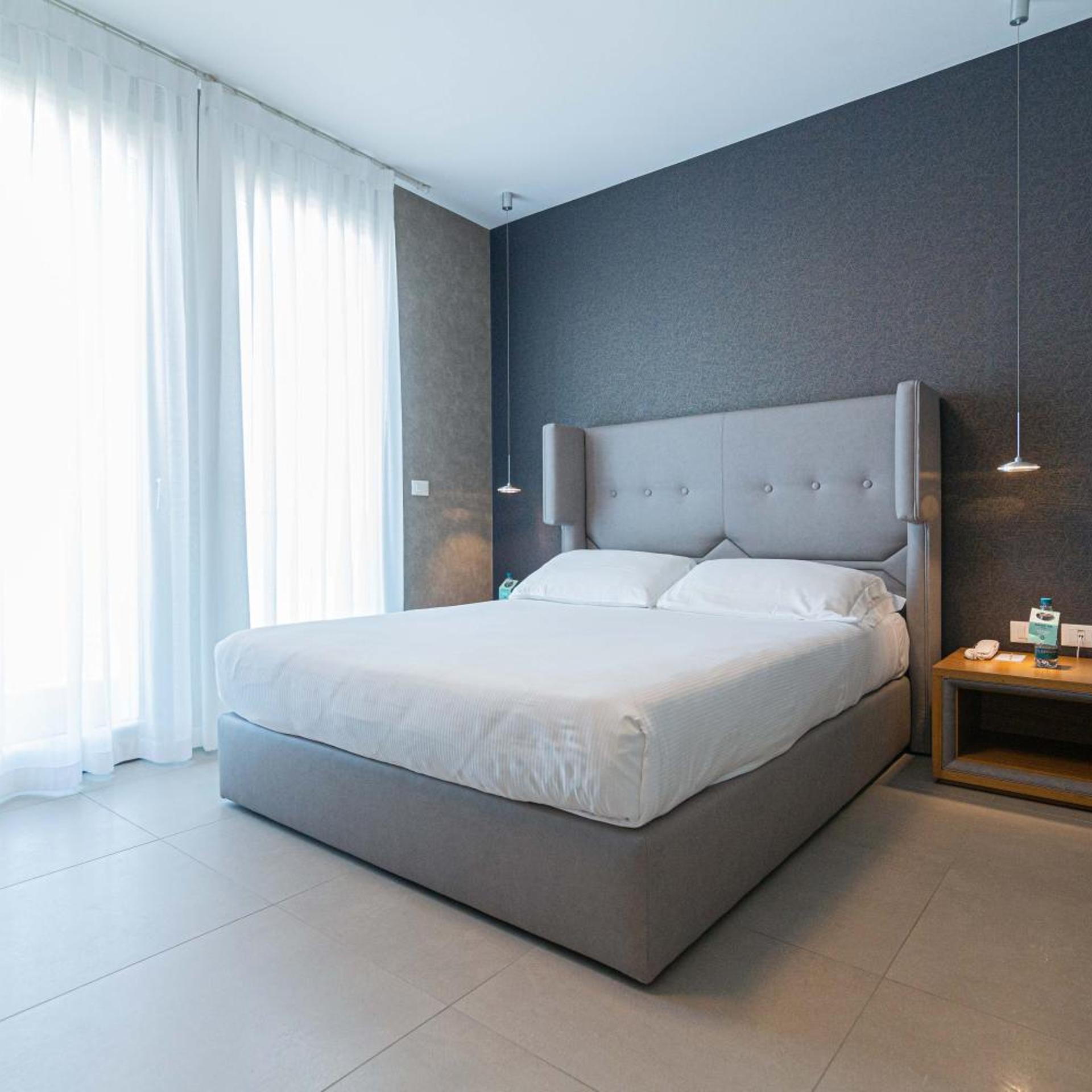 Suite, King Bed, Lagoon View, Balcony