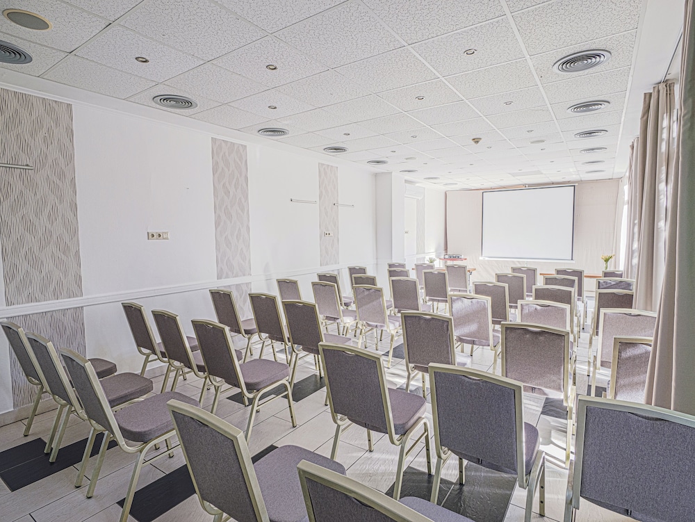 Holiday Beach Budapest Wellness 59/72