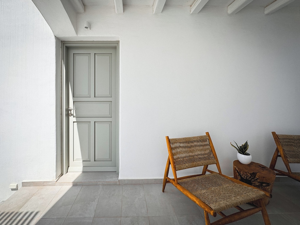 Sofos Suites 35/50