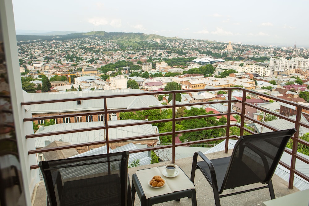 Vista Hotel 26/29