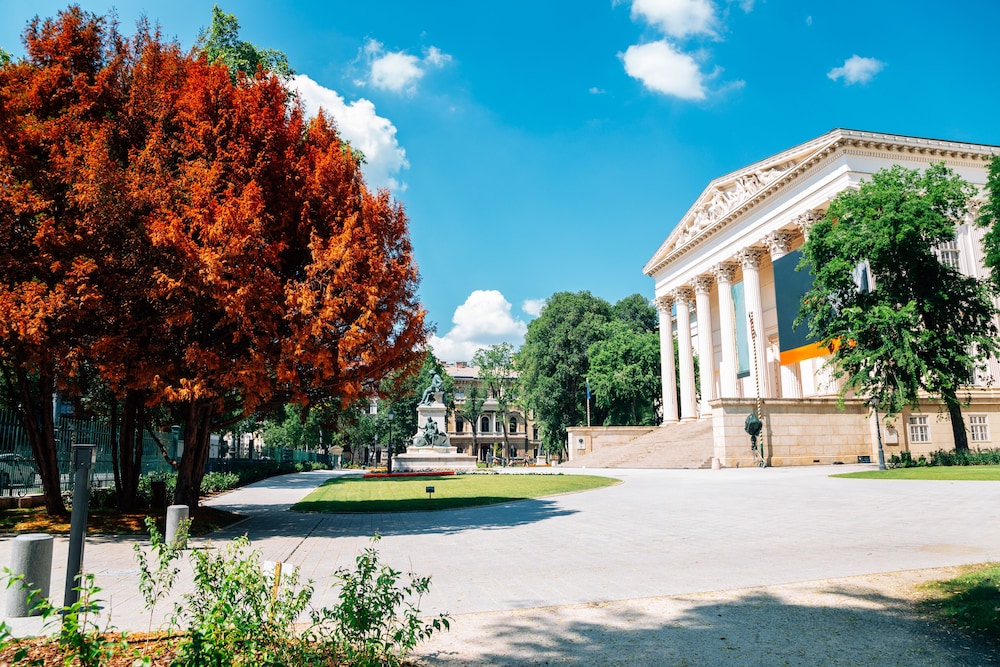 Budapest Museum Central 49/52