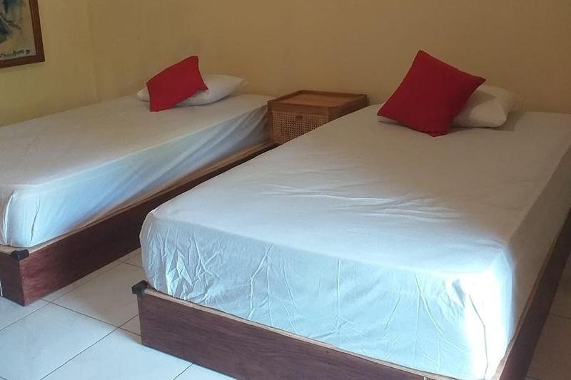 Female Dorm, Female Only