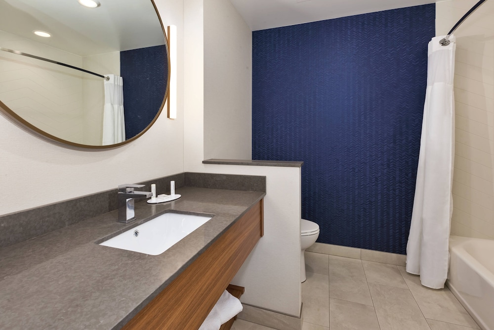 Fairfield Inn and Suites by Marriott Knoxville Airport Alcoa 36/39