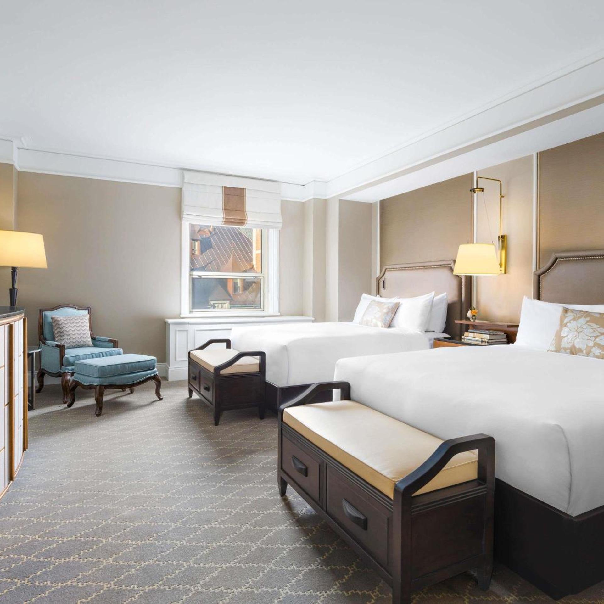 Fairmont, 2 Double Beds, Bathtub