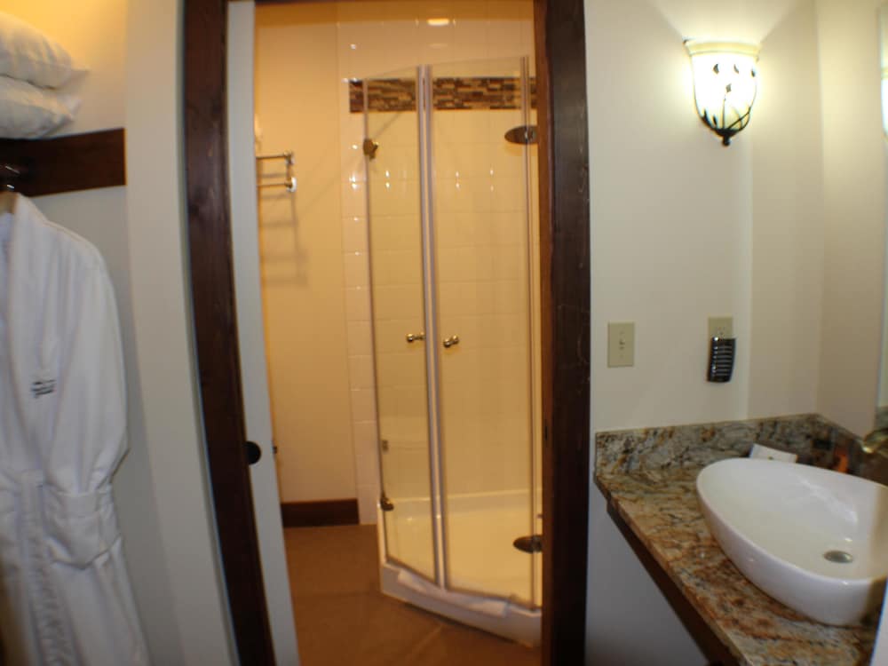 Comforts of Whidbey 33/34