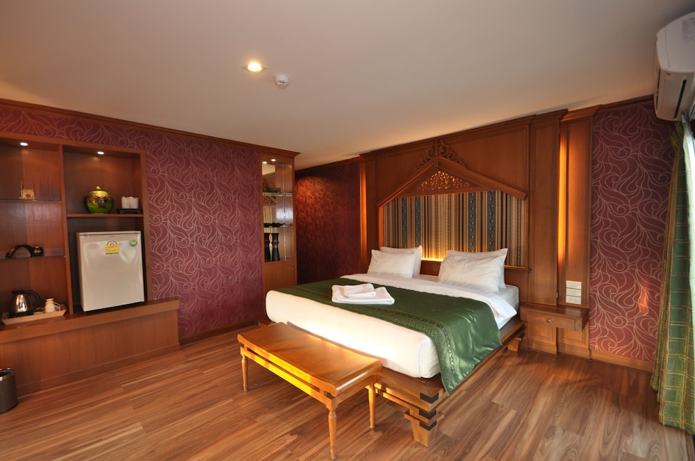 Chalelarn Hotel 13/41