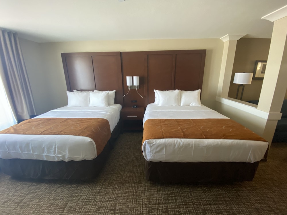 Comfort Suites Midland West 12/24