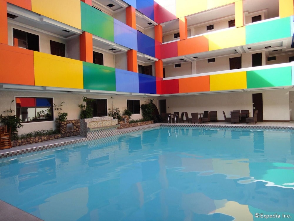 Fave Hotel Angeles City 7/37