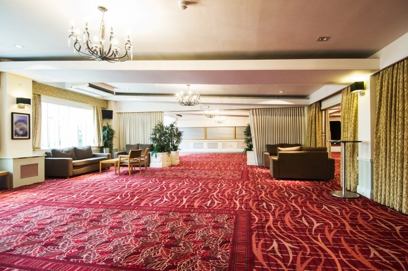 Drayton Manor Hotel 3/20