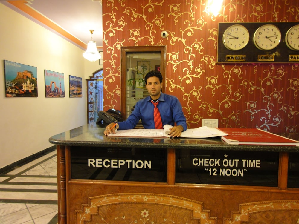 TAJ PLAZA HOTEL 8/51