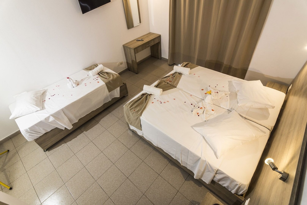Tivoli Hotel Rhodes 8/50