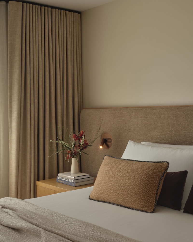 The Ivory 27/27