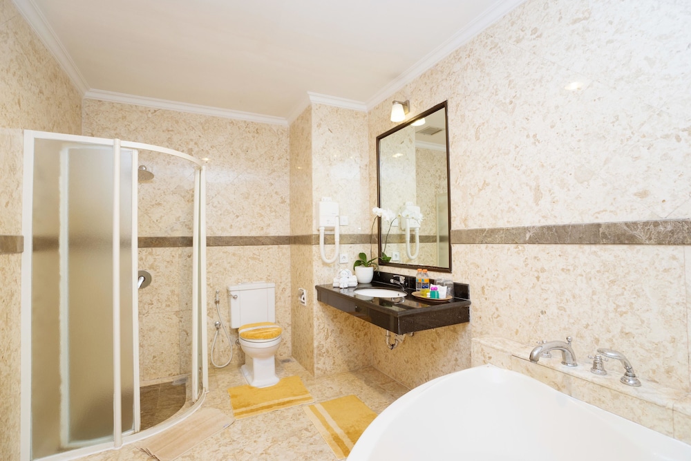 Royal Hotel and Villa Batu 15/61