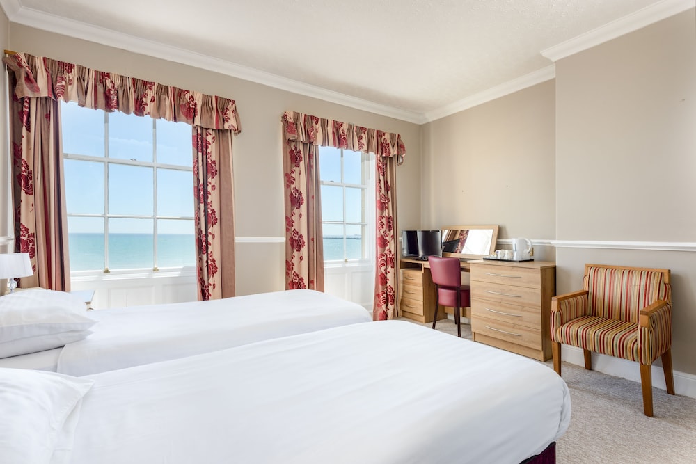 Russell Hotel - Daish's Holidays 13/59