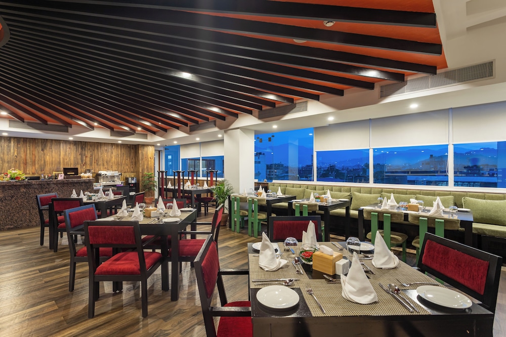 Hotel Lo Mustang 48/62