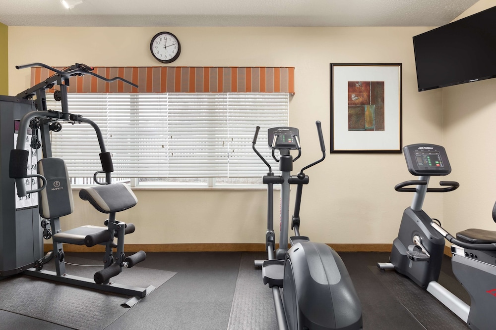 Country Inn & Suites by Radisson, Asheville - Outlet Mall 26/36