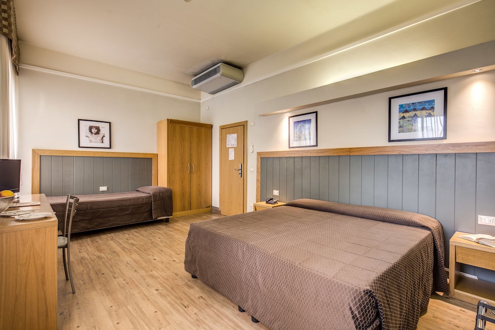 Hotel Delle Nazioni 19/50