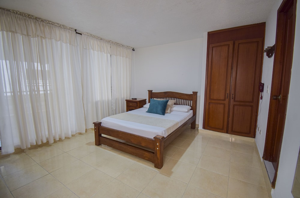 Hotel Toledo Plaza 40/49