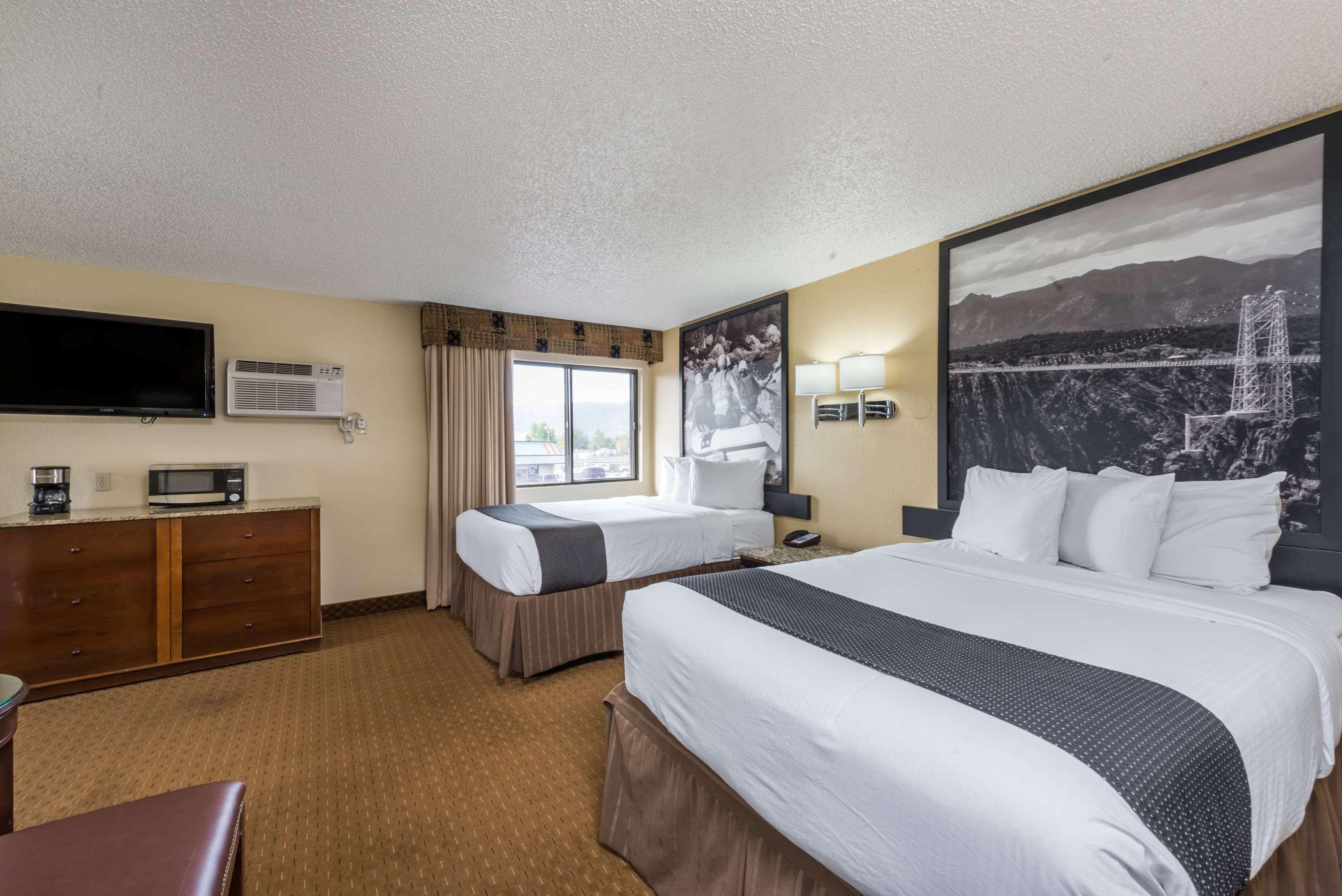 Super 8 by Wyndham Canon City 3/23