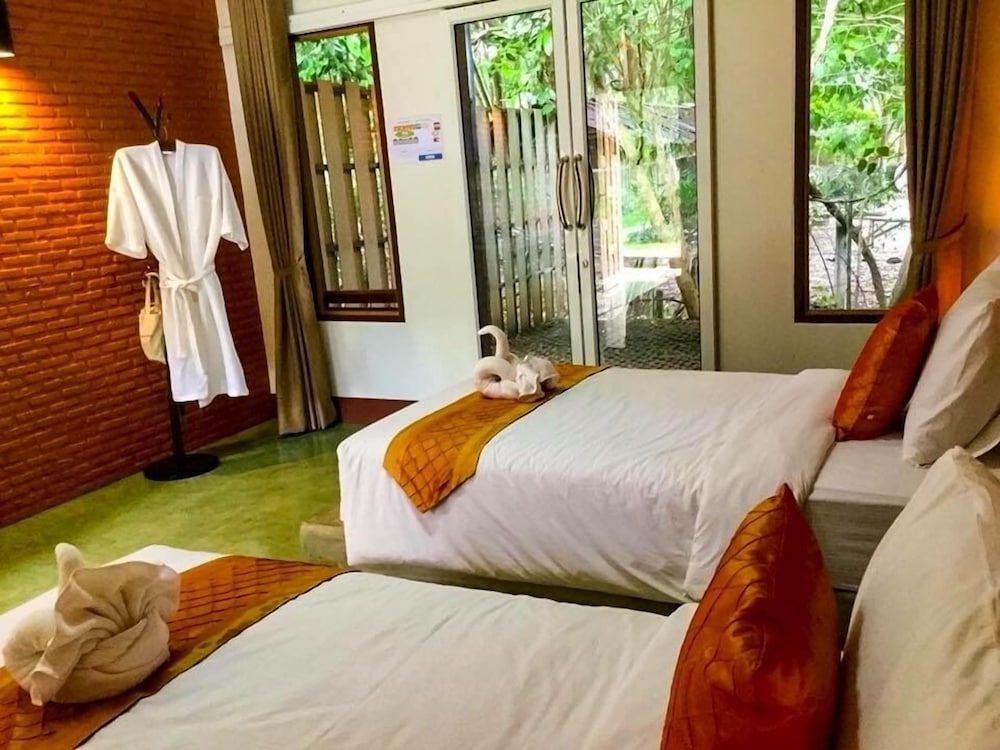 STANDARD, DOUBLE OR TWIN BED, GARDEN VIEW