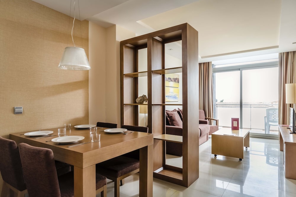 Dorma Cunit Suites & SPA 45/60
