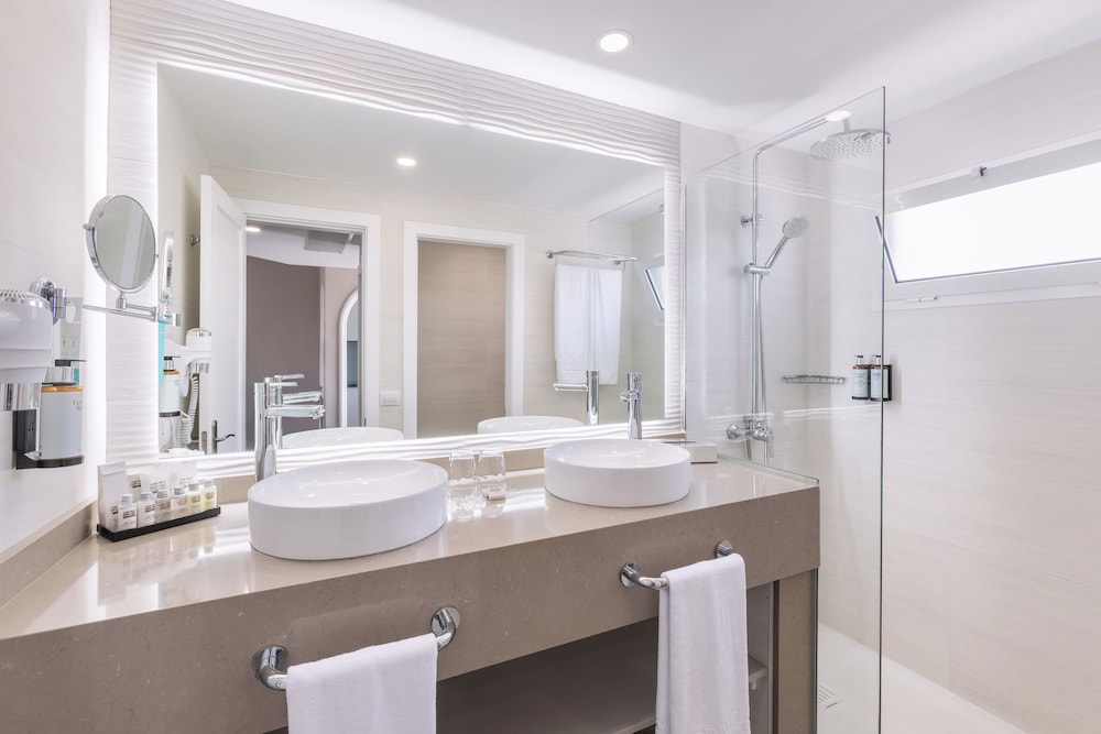 Xtra, Twin Beds، Sol Barbacan Apartments 7/10