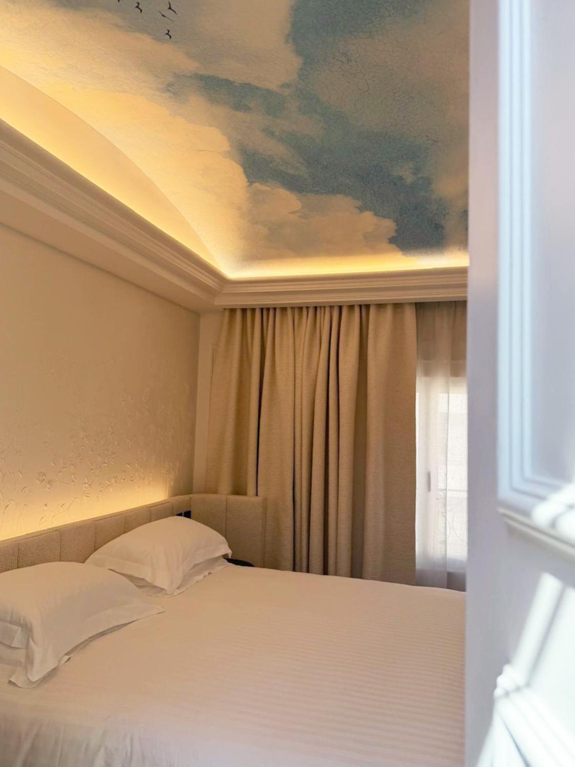 Monceau, Suite, King Bed, Sofa، Le Mathurin Hotel & Spa 5/10