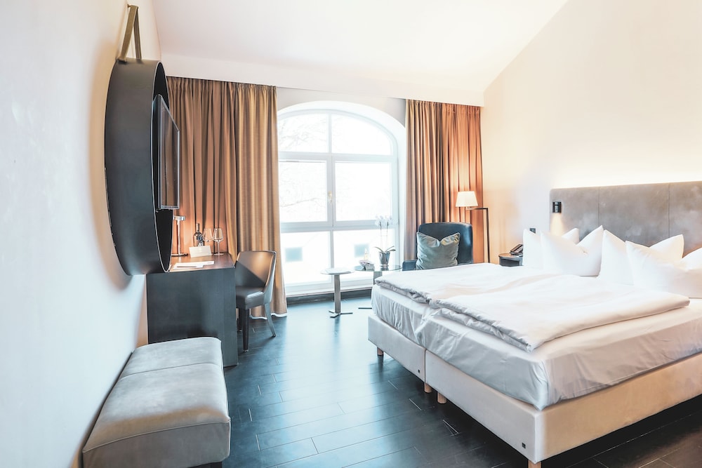 Room, King Bed, Park View
