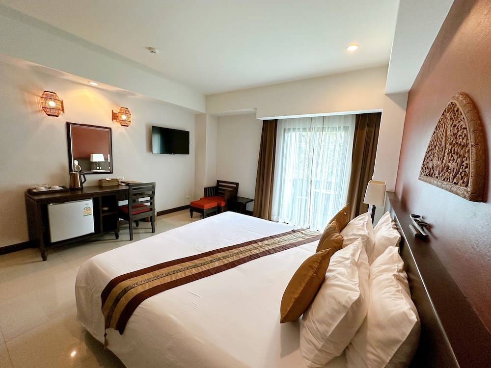 SUPERIOR, KING BED