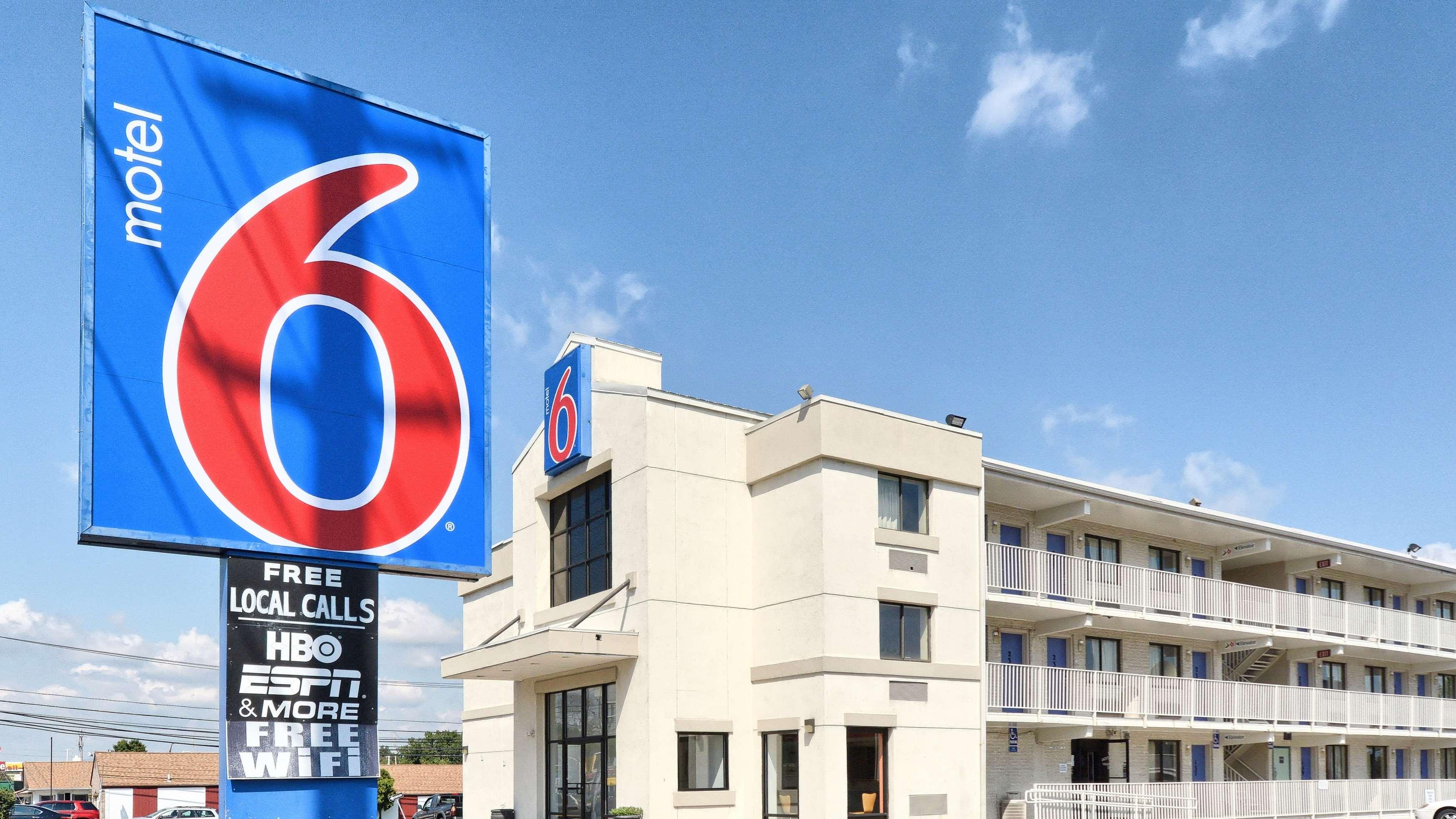 Motel6 Maple Shade Township, NJ - Philadelphia - Mt Laurel 3/42