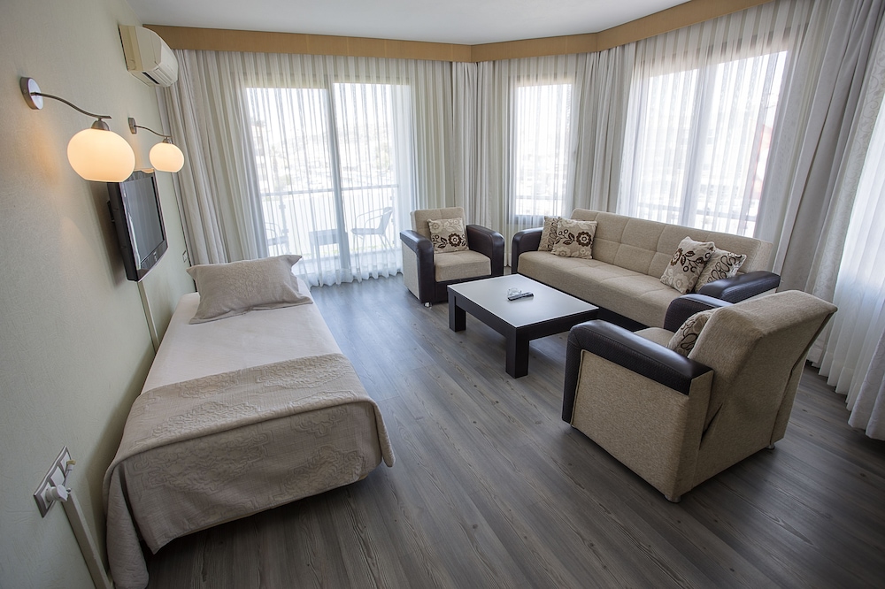 Cilek Marina Hotel 30/44