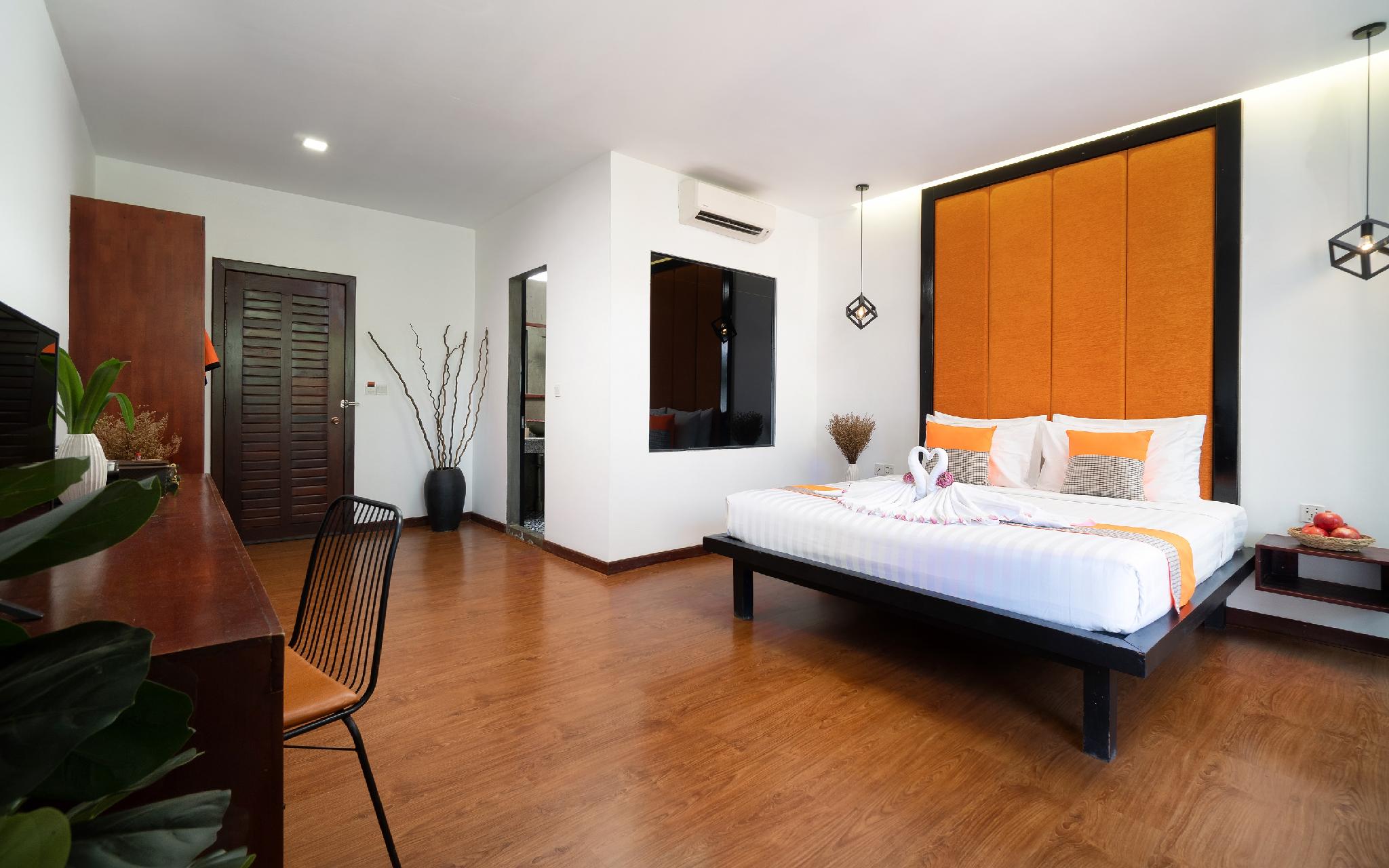 Junior Suite, Balcony, Bathtub