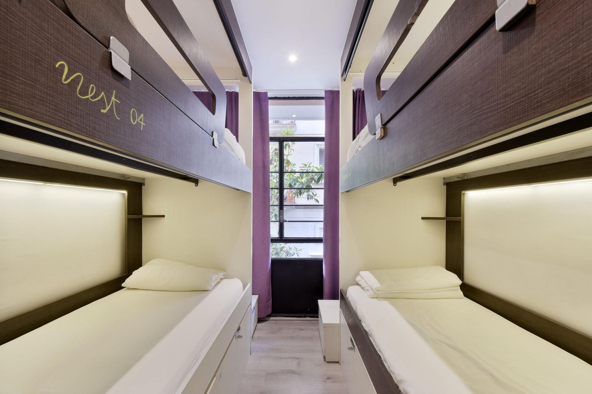 Private, Female Dorm, 6 People