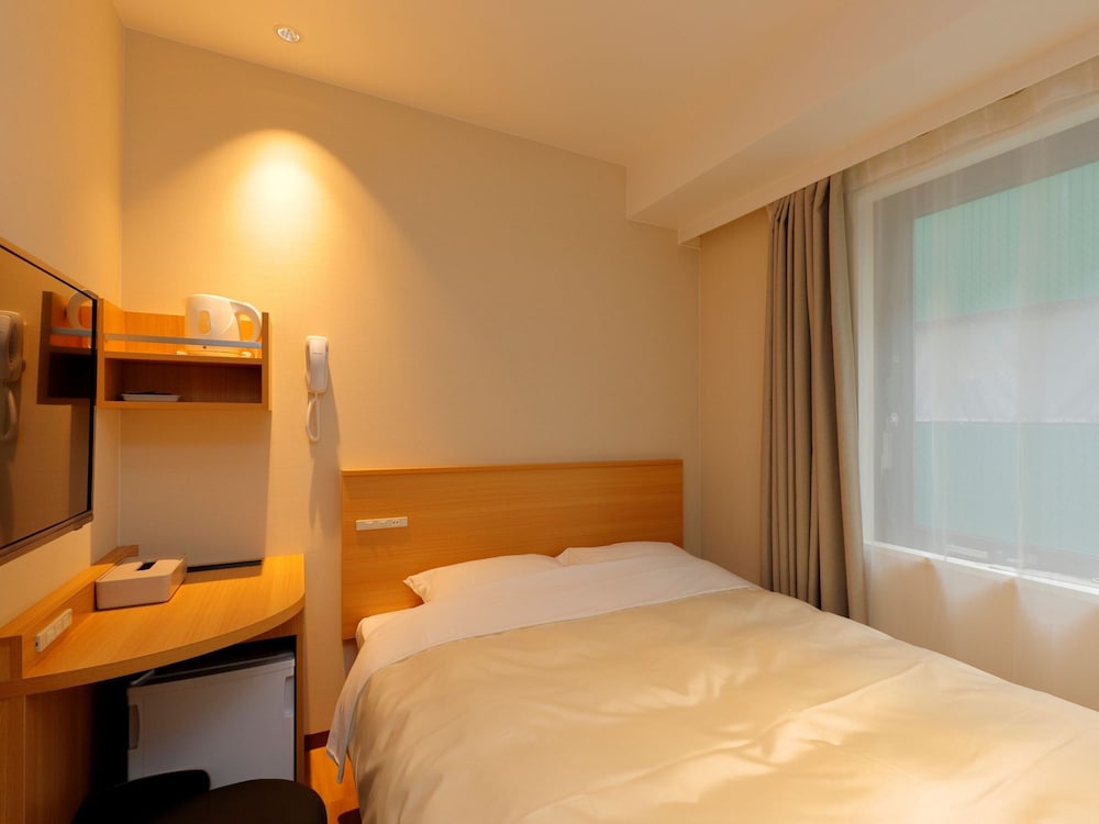 Semi Room, Double Bed
