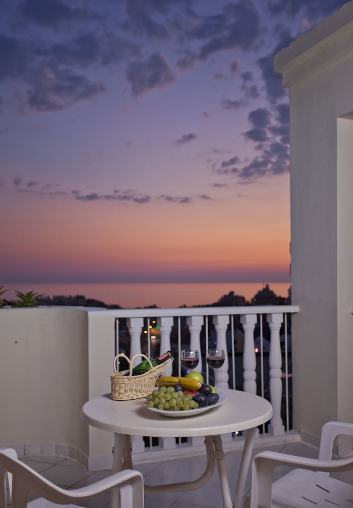 Club Paradiso Hotel 47/50