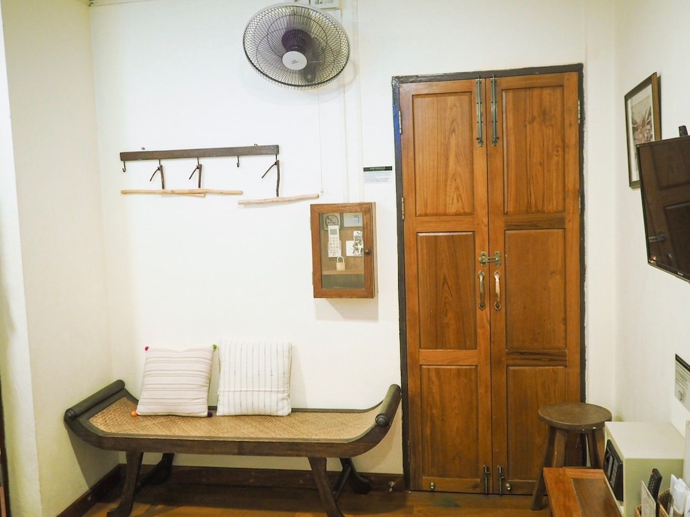 Rustic Guesthouse 3/50