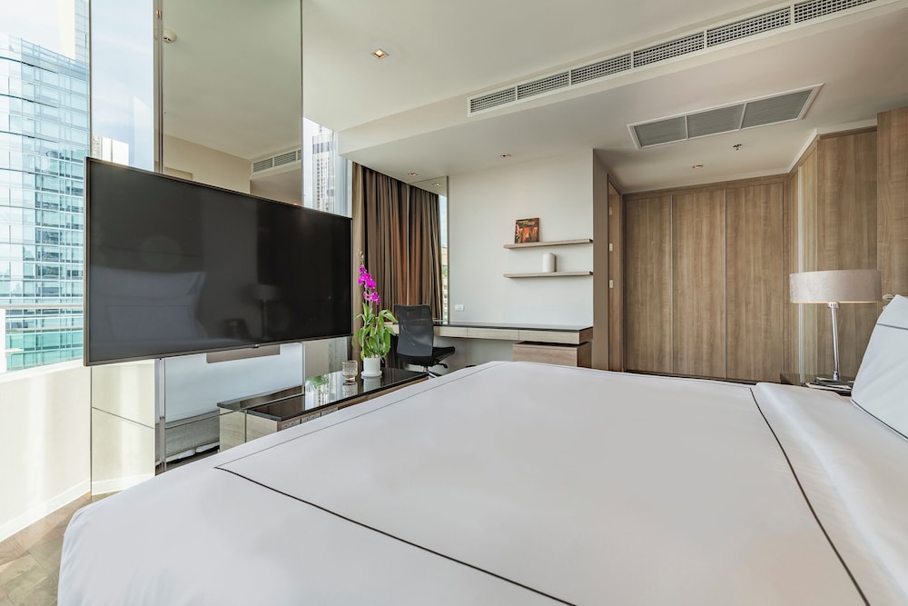 2 BEDROOMS, SUITE, CITY VIEW, TERRACE