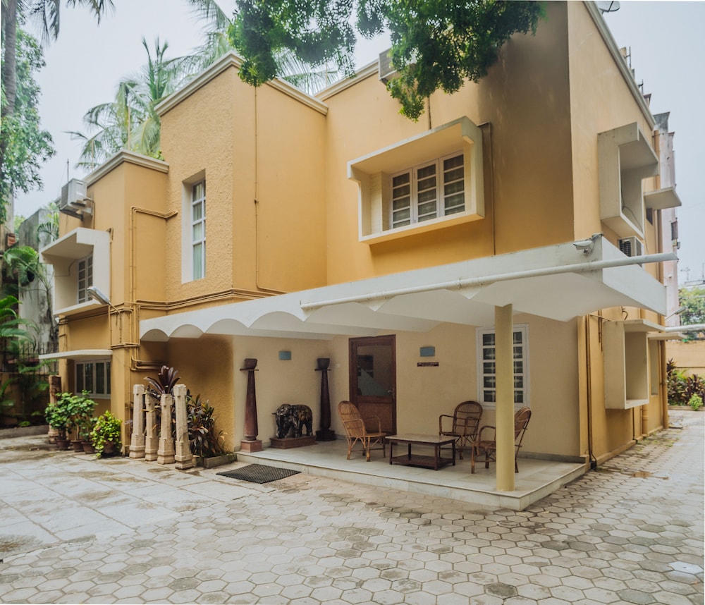 HANU REDDY RESIDENCES - WALLACE GARDEN 2/50