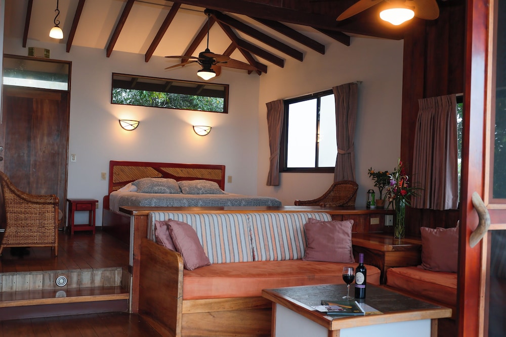 Casita, Deluxe, King Bed, 2 Sofa